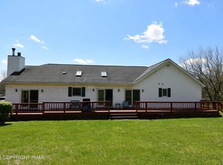 160 Quiet Valley Rd, Mount Bethel, PA 18343