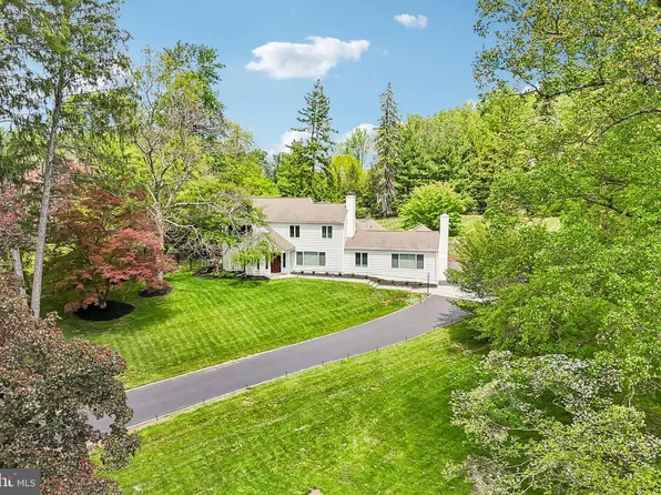 38 Dunminning Rd, Newtown Square, PA 19073