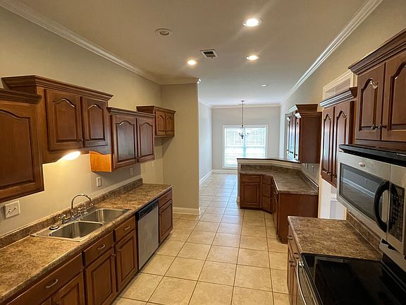 4th image of 2839 Malabar Pl