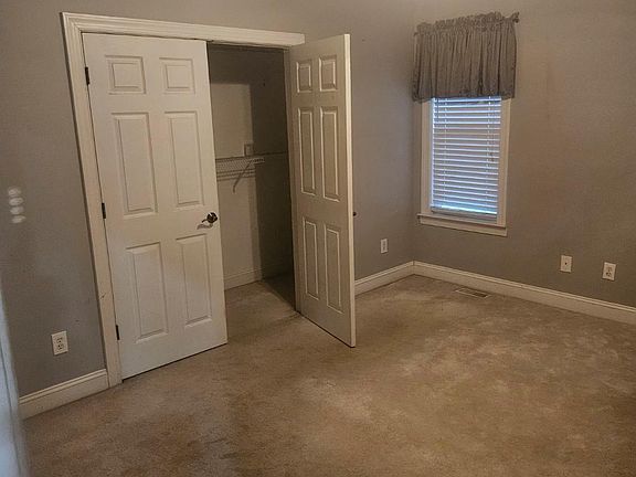 5th image of 2119 Lakeview Ln