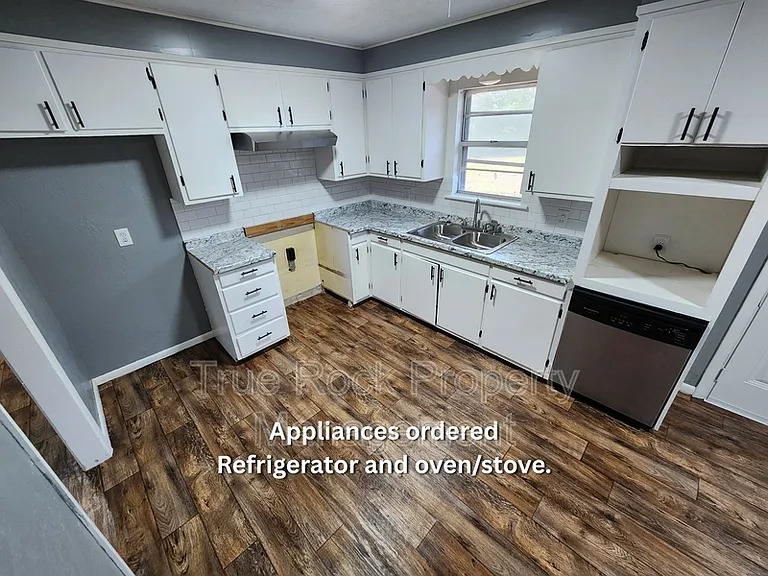 1509 E Nancy Dr — Photo 3
