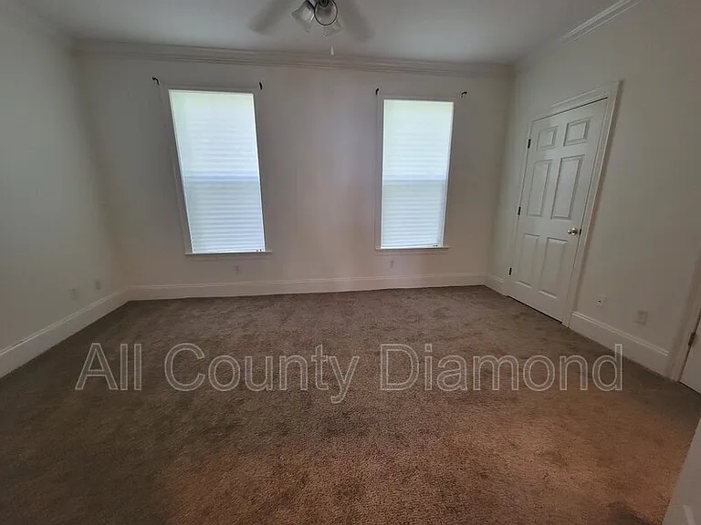 2617 Cypress St — Photo 8