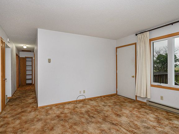 2nd image of 15 13th Ave SW