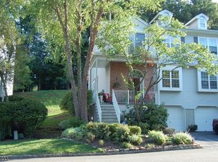 13 Hickory Way, Mount Arlington, NJ 07856