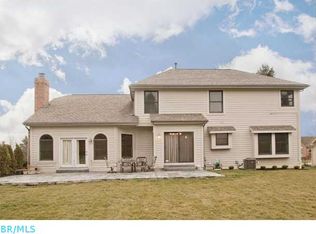 63 Thornbury Ln, Powell, OH
