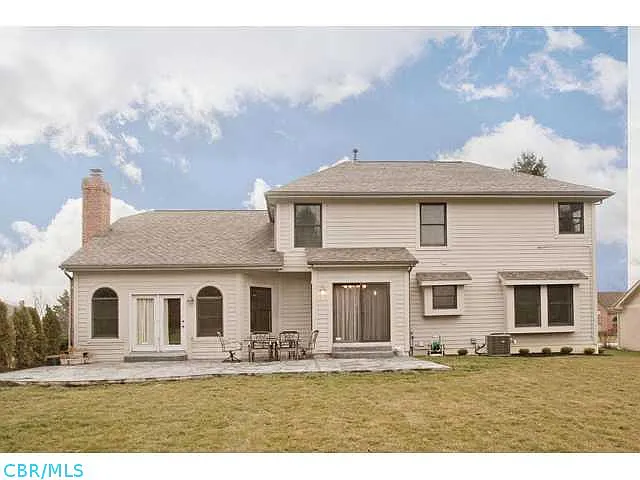 63 Thornbury Ln photo 1