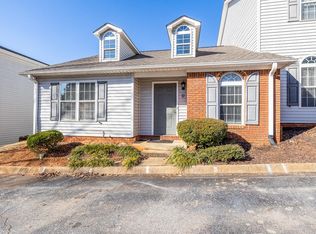 9 Huntress Dr, Greer, SC 29651