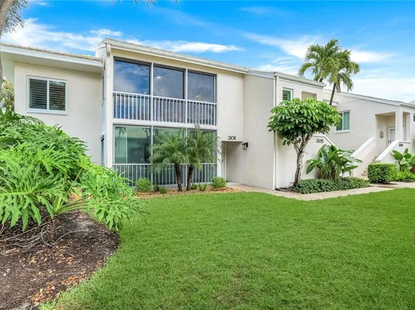 790 Willowbrook Dr, Naples, FL