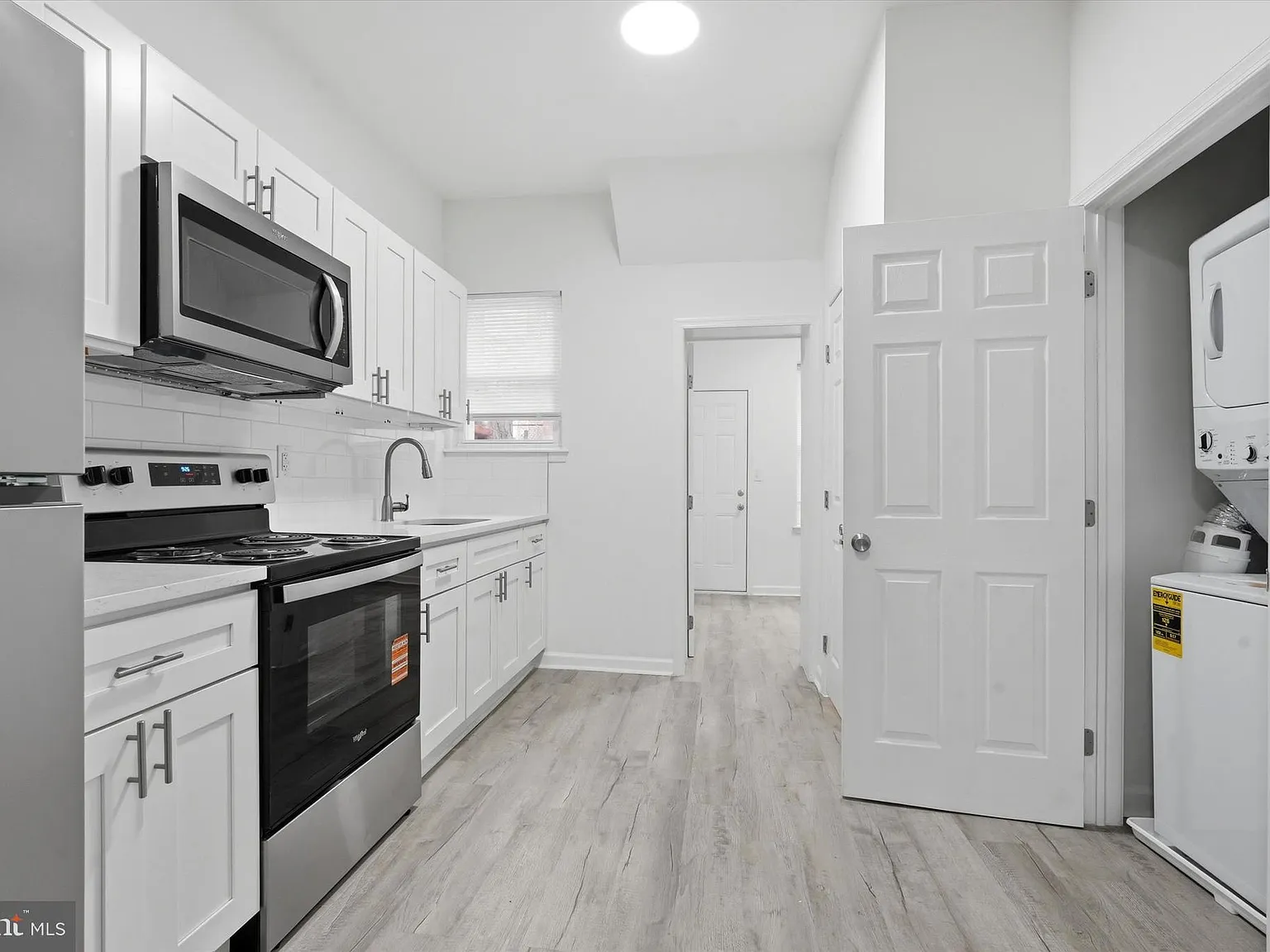 3 bed, 1260 sqft, $1,995 — Photo 1
