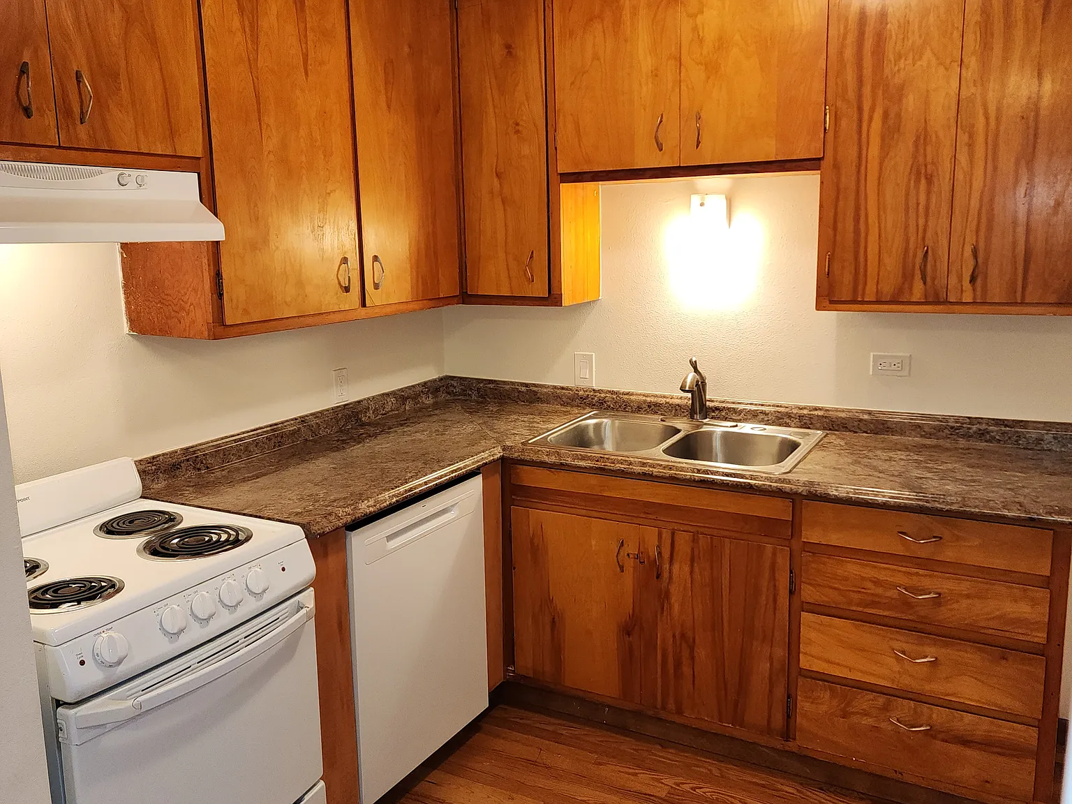 2 bed, 724 sqft, $1,750 — Photo 4