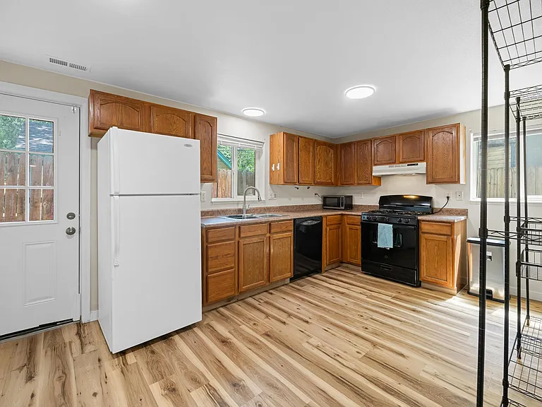 2312 W Platte Ave — Photo 12