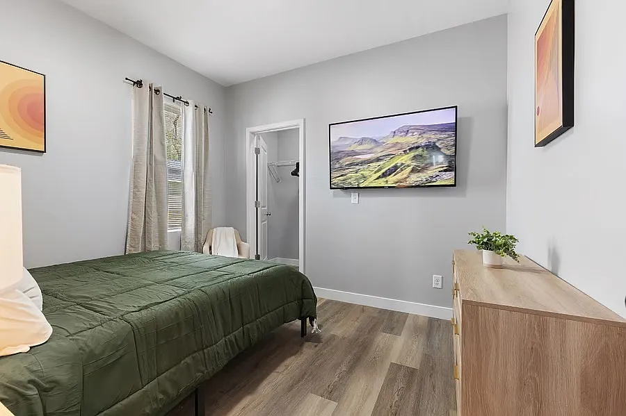 44 E Parkview Ave — Photo 2