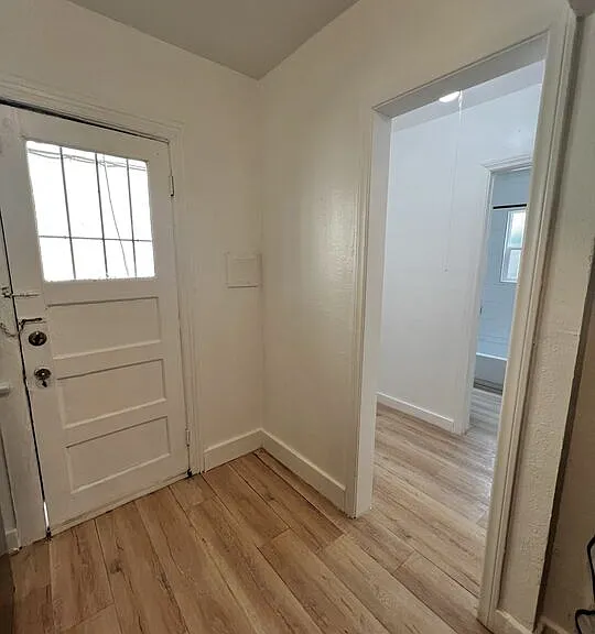 934 1/2 S Berendo St — Photo 12