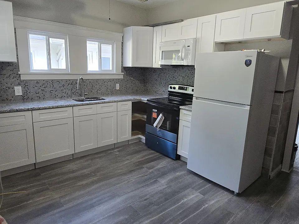222 Maurice St