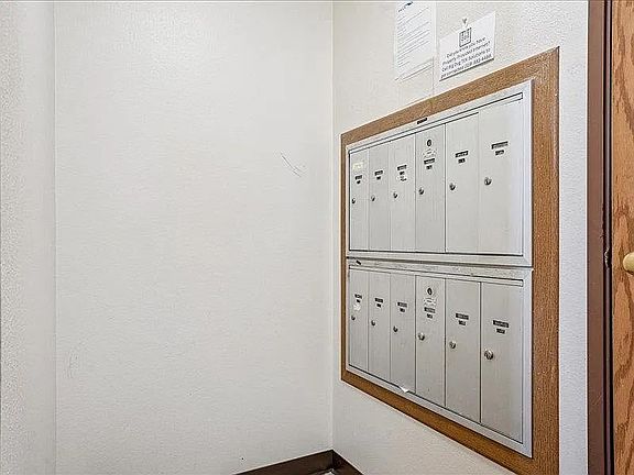 3rd image of 182 W Side Dr #8