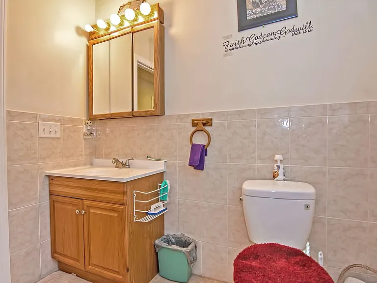 45 Nightingale St #B — Photo 13