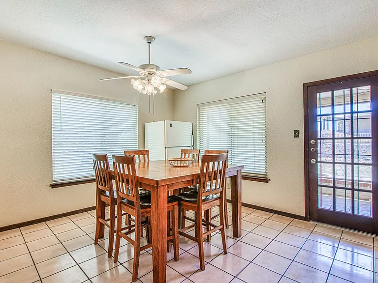 6828 Can Cun Ln — Photo 36