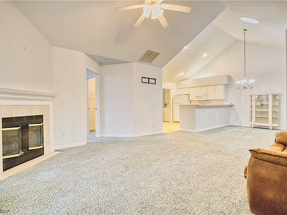 2nd image of 2202 Willow Brook Dr