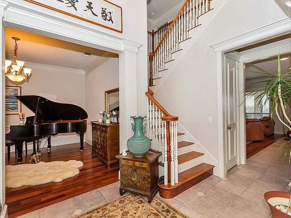 5th image of 2828 Mira Vista Ln