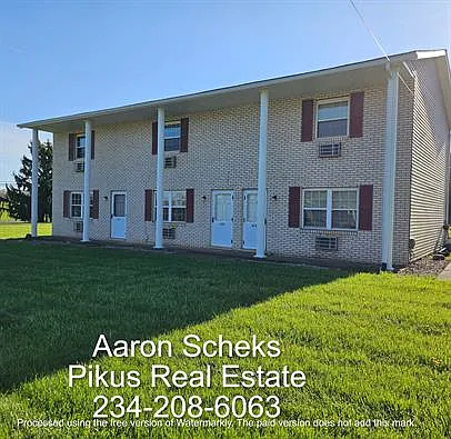 2 bed, 1.5 bath, 900 sqft, $1,295 — Photo 1