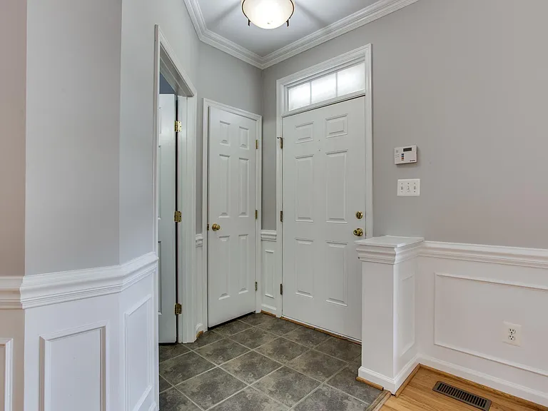10410 Damascus Park Ln — Photo 10