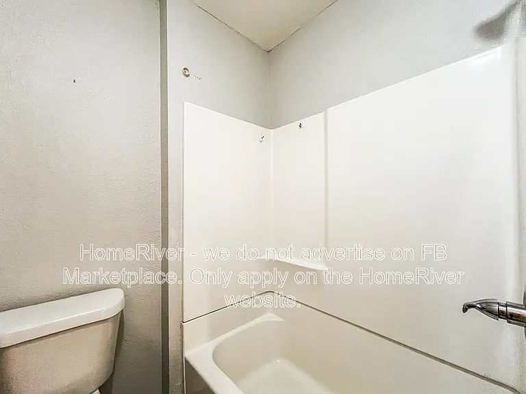 4523 Dolphin Dr — Photo 18
