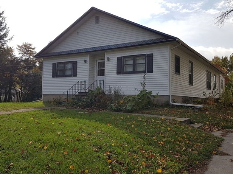 1st image of 324 N 1st St