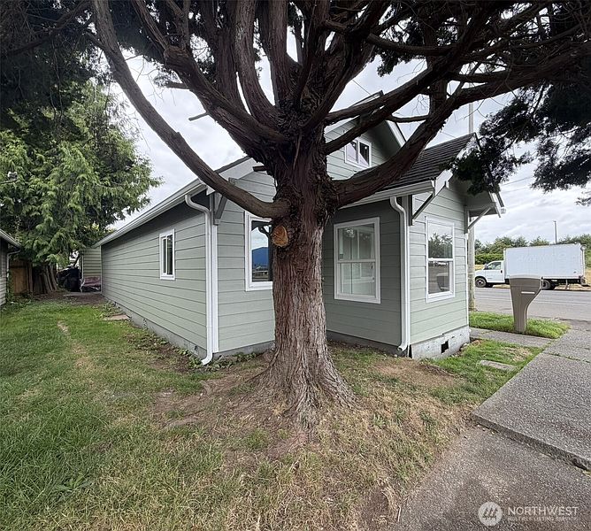 3rd image of 619 27th Street
