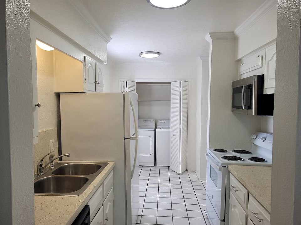 1st image of 3100 Elizabeth St APT 205
