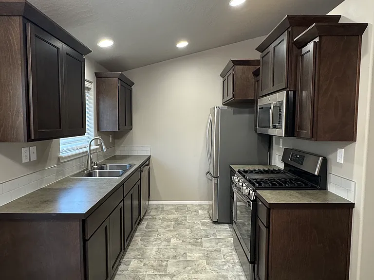 5501 Sage Way — Photo 3