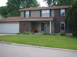 106 Meadow Ridge Ct, Saint Peters, MO 63376