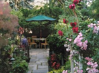 35 Orchard Pl, Hinsdale, IL 60521