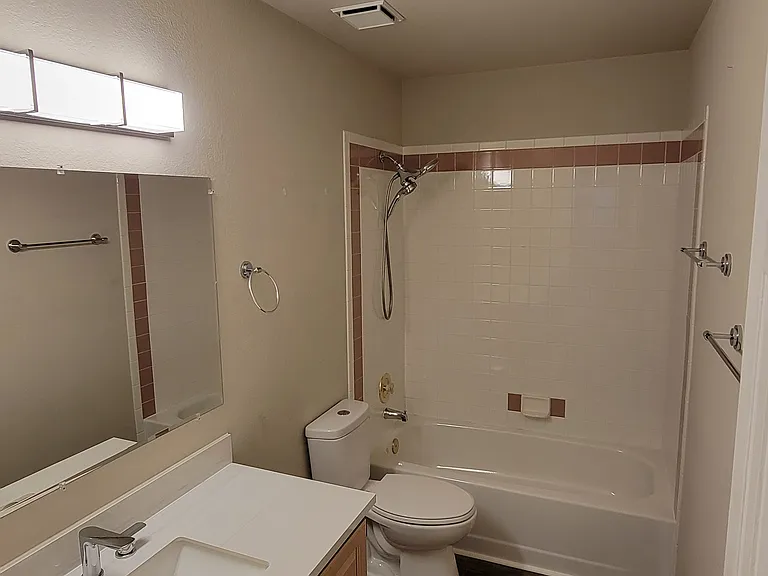 1110 Beta Loop — Photo 7