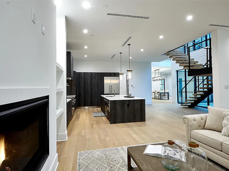 8926 Croes Dr — Photo 11