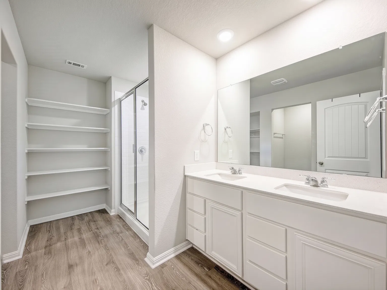 3 bed, 1555 sqft, $1,895 — Photo 3