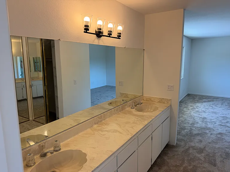 427 Bloom Ln — Photo 27
