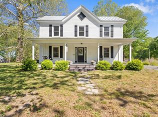 9239 Farys Mill Rd, Gloucester, VA 23061
