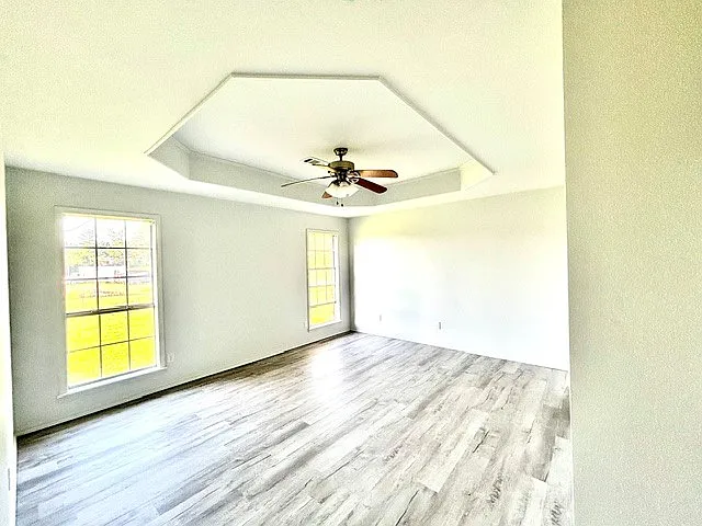415 Linda Ln — Photo 4