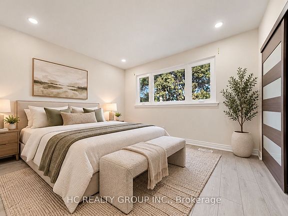 5th image of 52 Dukinfield Cres