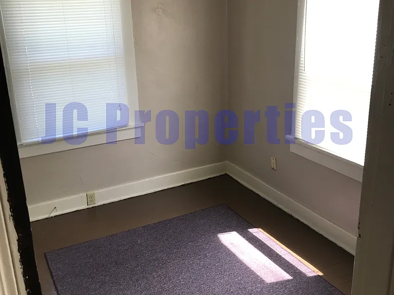 1252 Catalpa Dr — Photo 12