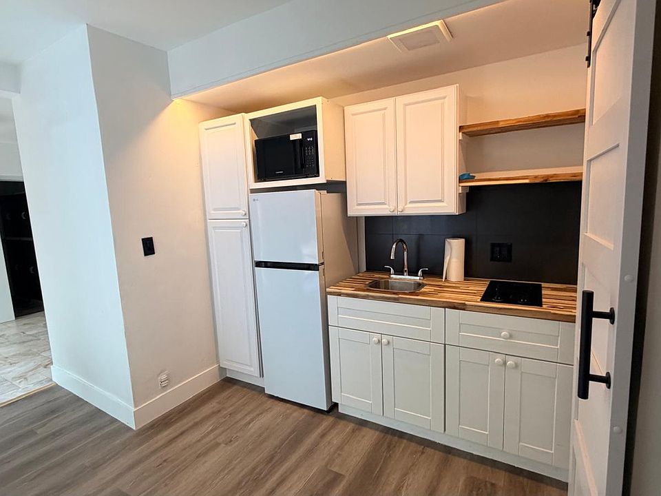 1st image of 1618 NE 33rd St #D