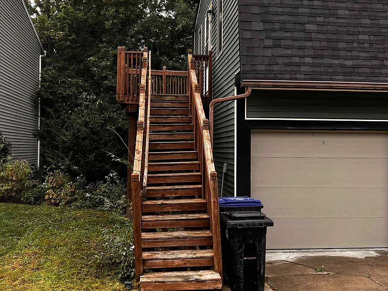1421 Eastview Dr #B — Photo 3