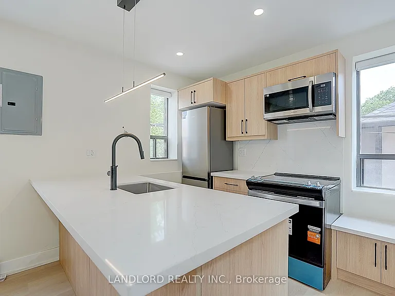 240 Durie St #201 — Photo 11