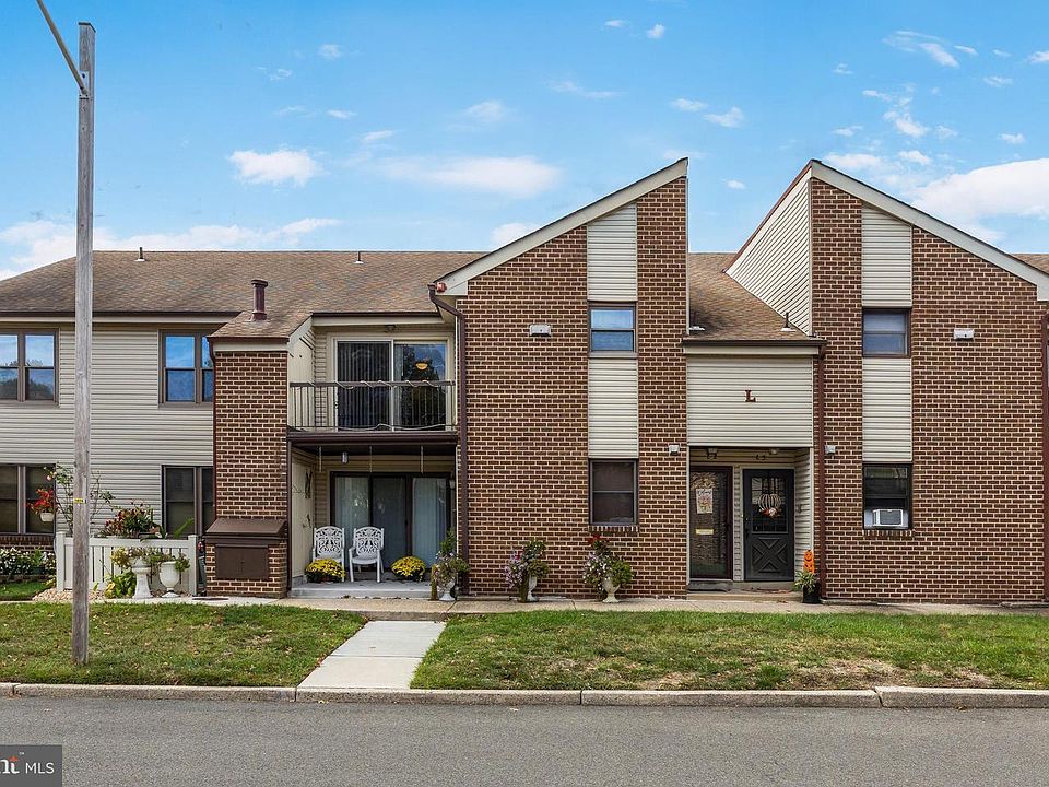 1st image of 1475 Mount Holly Rd APT L2