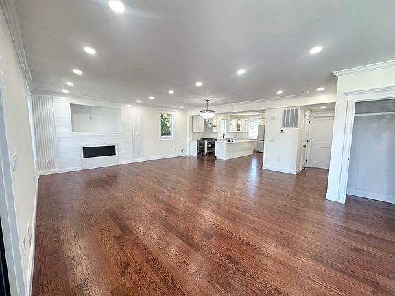 5th image of 701 13th Ave