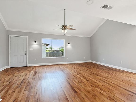 5th image of 5717 Baccich St