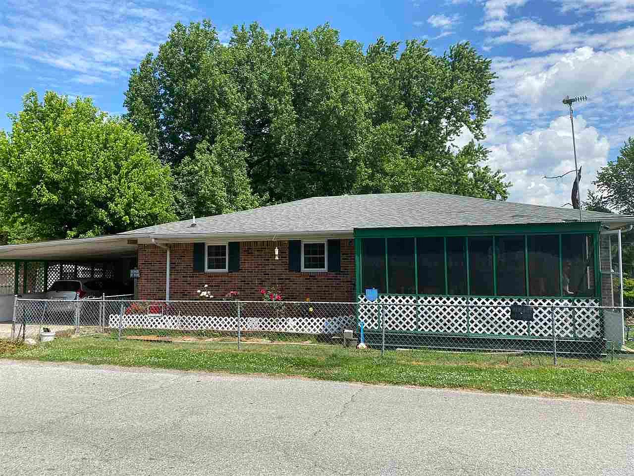 1750 Parks St, Dyersburg, TN 38024 Zillow