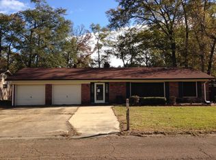 502 Emerald Dr, Columbus, MS 39702