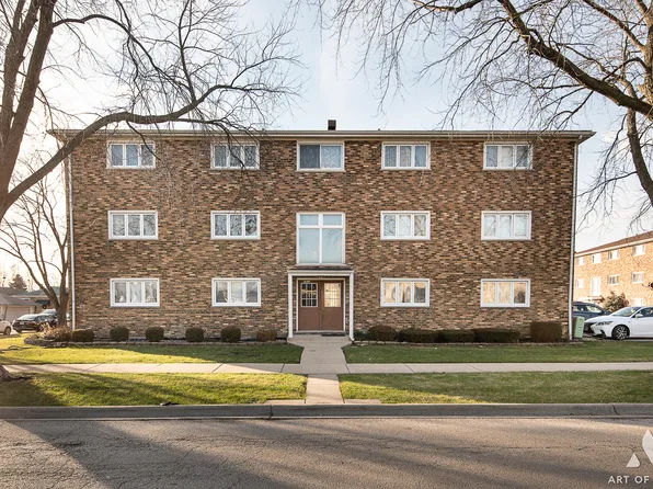 5834 W 77th St Unit 102, Burbank, IL 60459