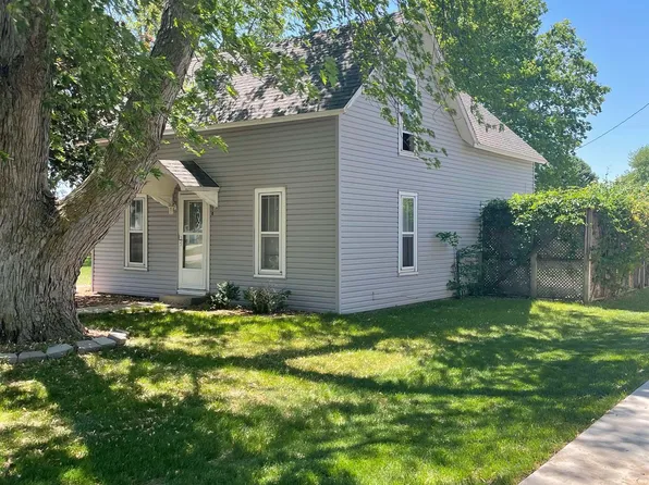 9118 Logan Ave, Roseland, NE 68973